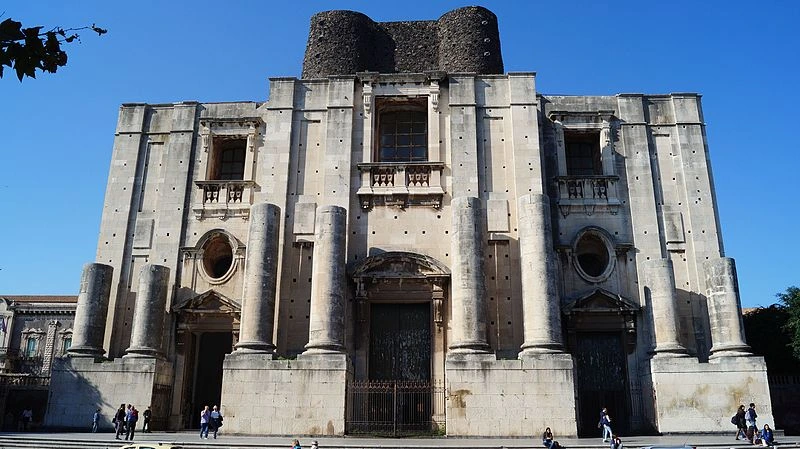 Il monastero dei benedettini a Catania