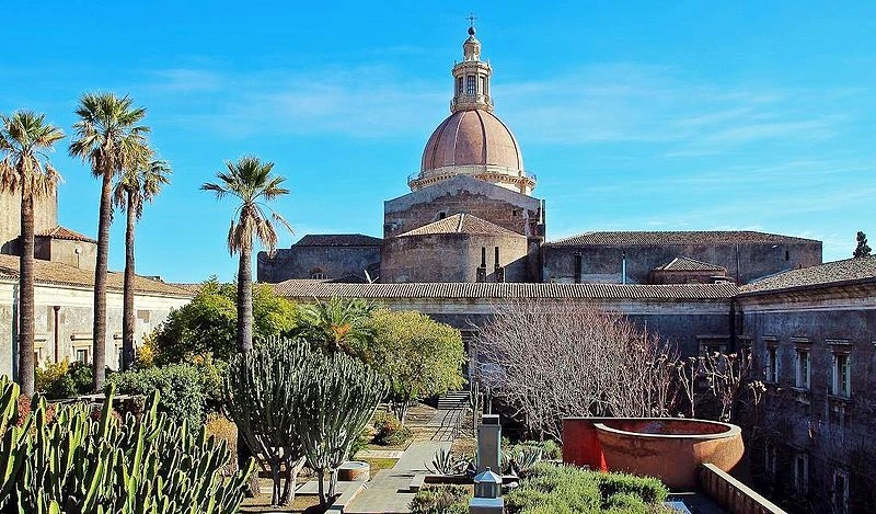 Il monastero dei benedettini a Catania