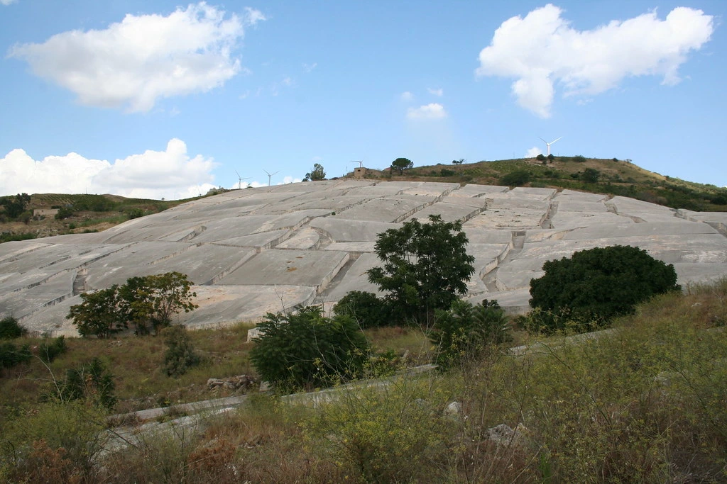 Il Cretto di Burri, tra arte e memoria