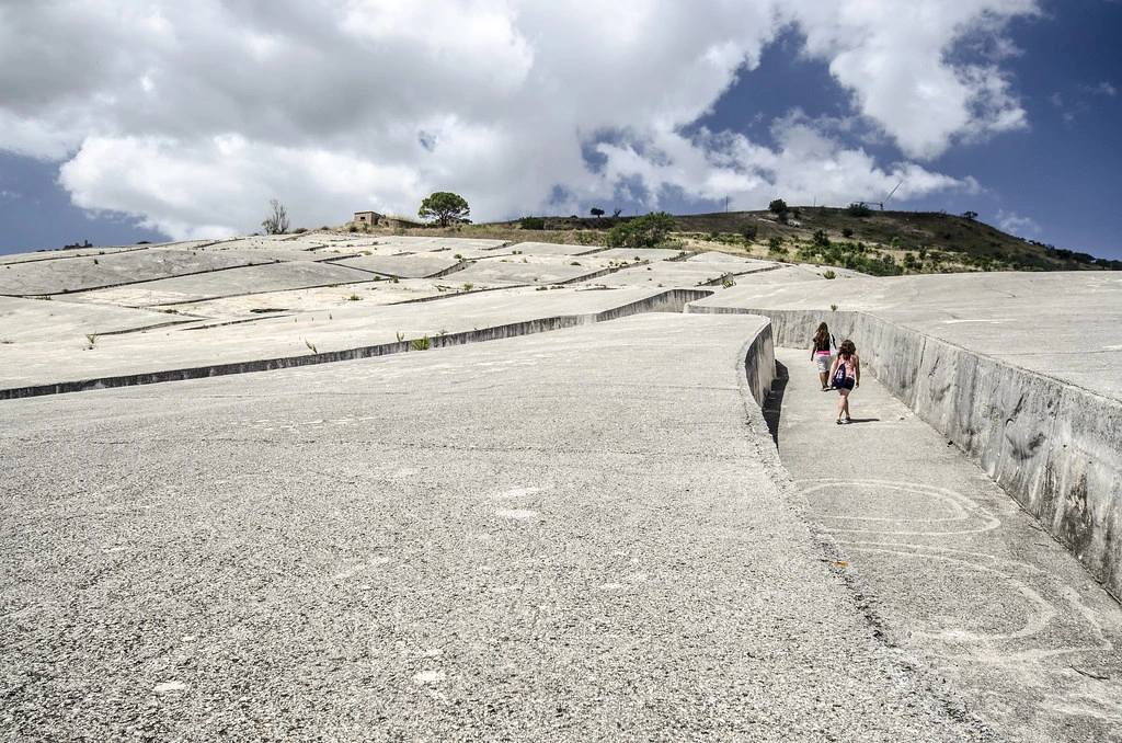 Il Cretto di Burri, tra arte e memoria