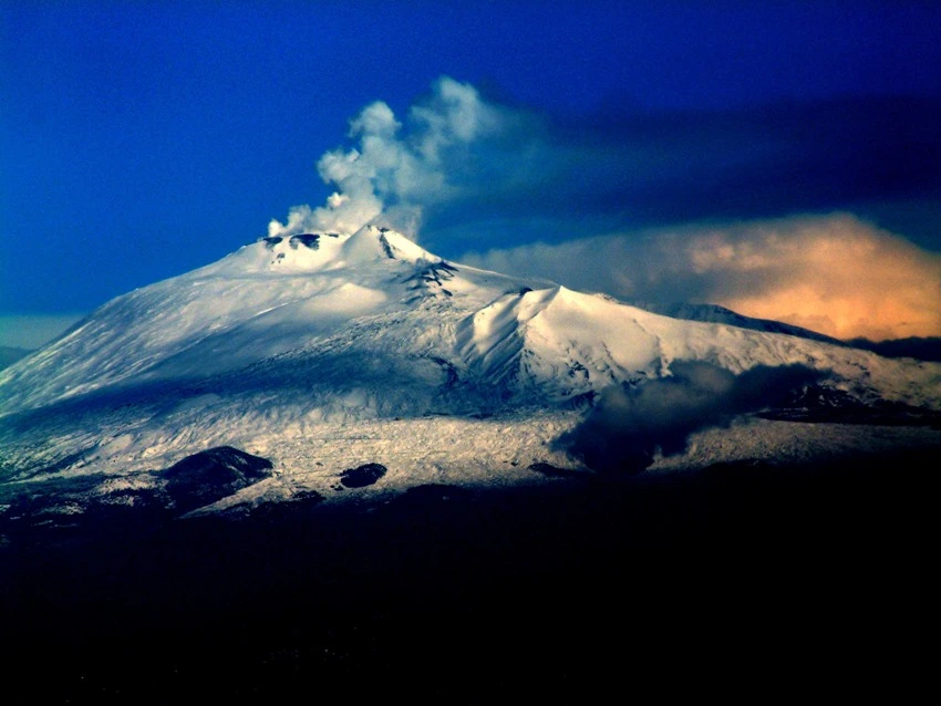 Alla scoperta dei vulcani della Sicilia e delle Eolie, fra terra e mare