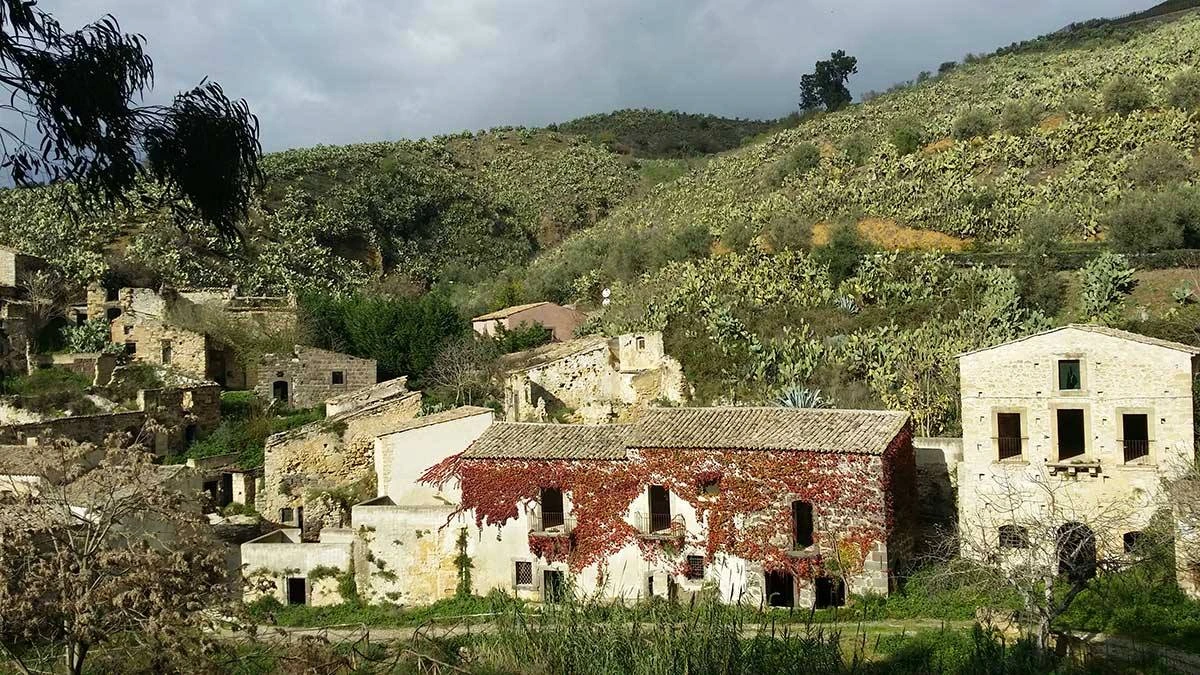 Cunziria, il borgo fantasma a due passi da Catania