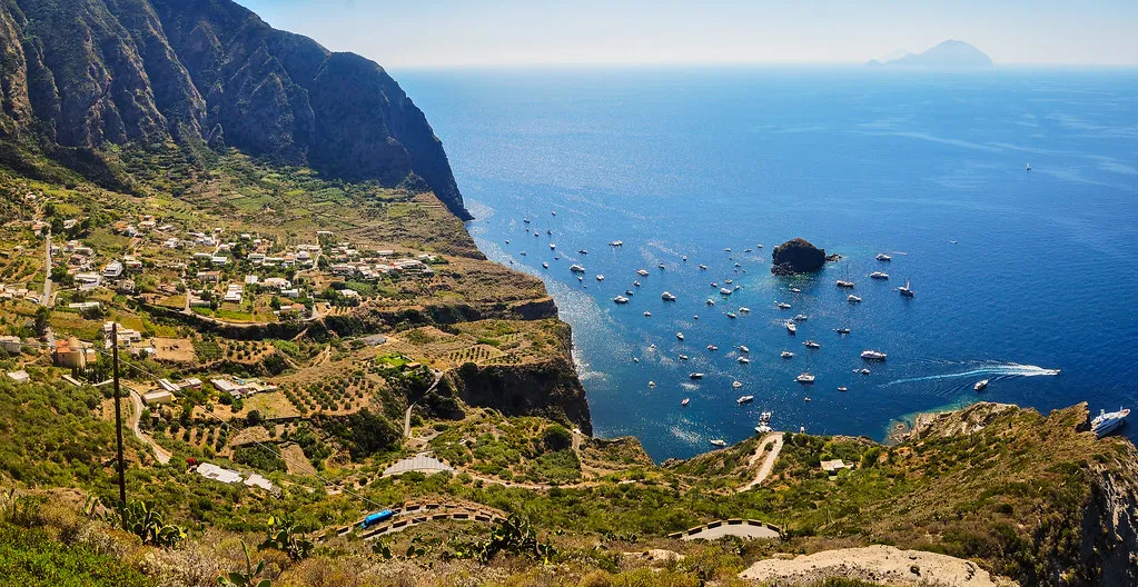 Salina: cosa fare e come raggiungere l'isola