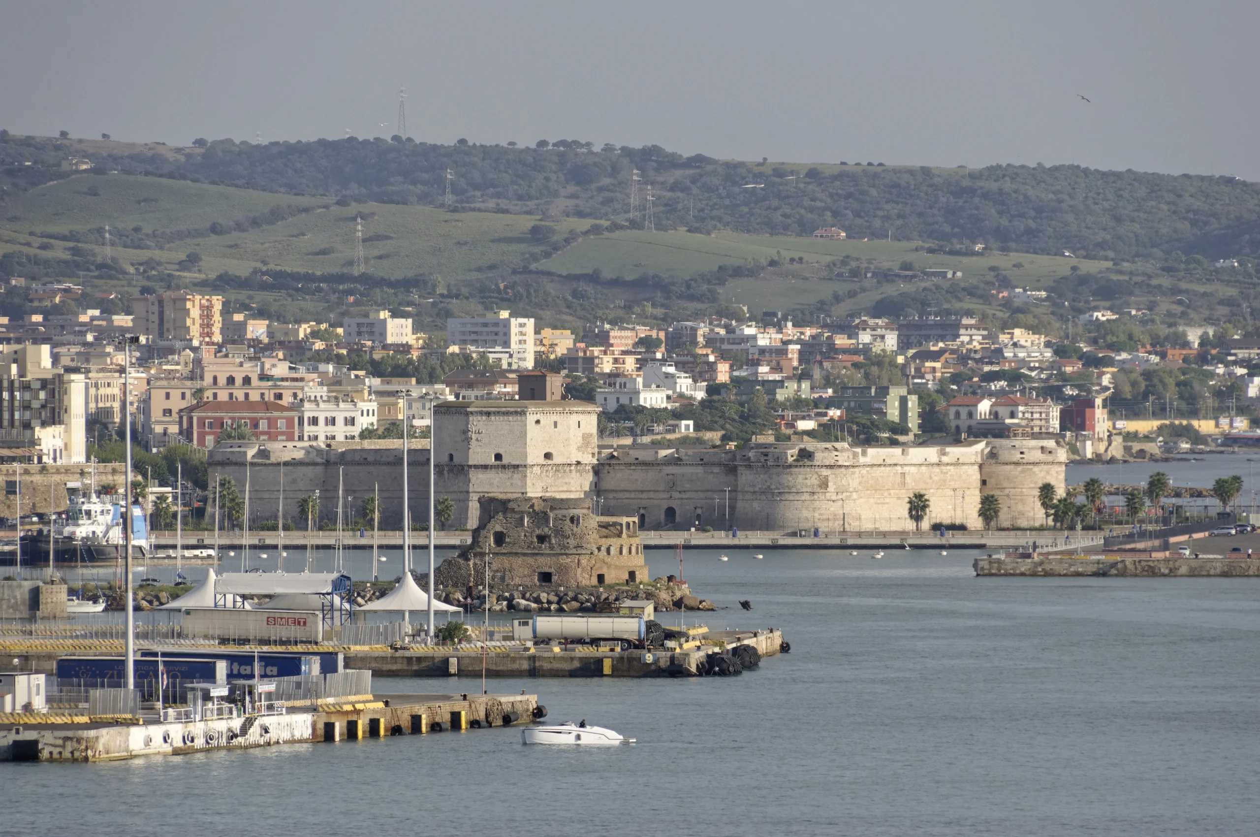 Partendo dal cento Italia da quale porto conviene imbarcarsi per raggiungere la Sicilia