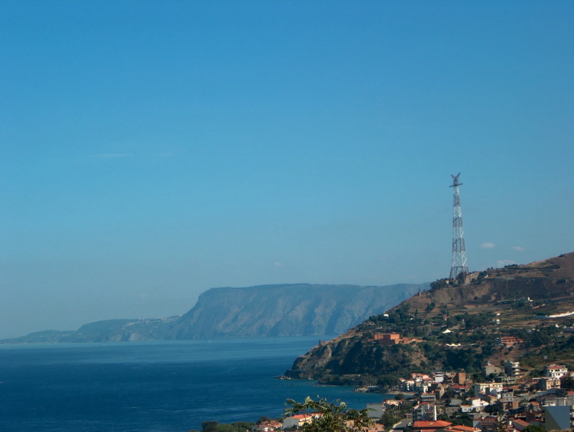 Partendo dal cento Italia da quale porto conviene imbarcarsi per raggiungere la Sicilia