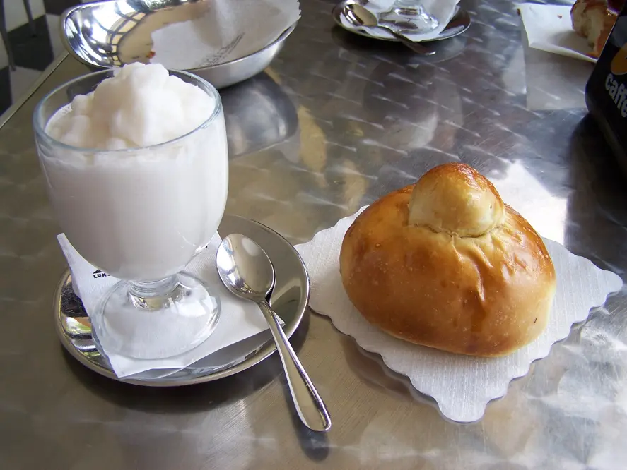 Granita con brioche